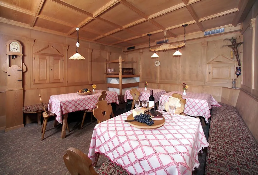 Garni-Hotel Pichler-1