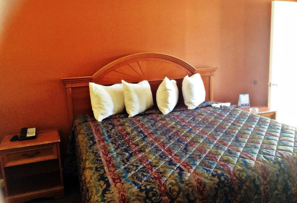 Economy Inn-1