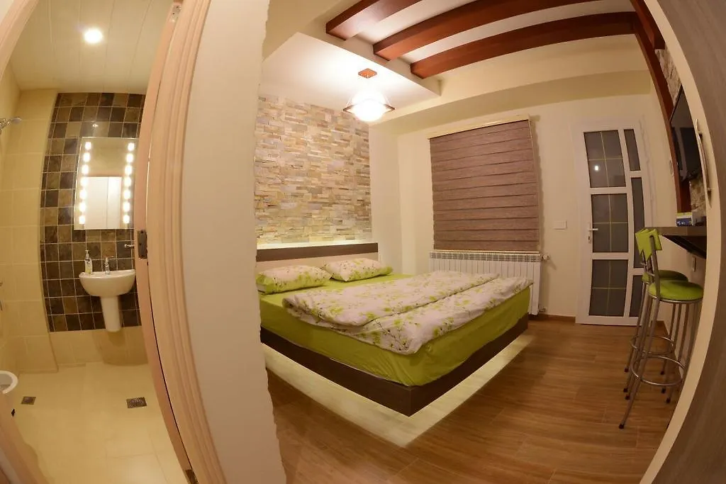 Bauhaus Chalets Apartment-1