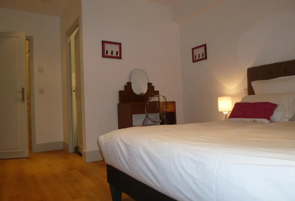 Les Versaillaises B&B-1