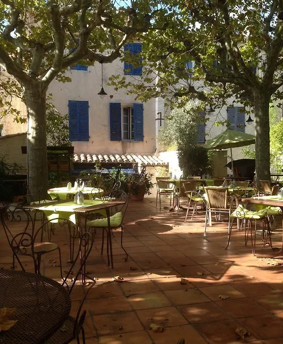 Le Clos Des Aromes-1