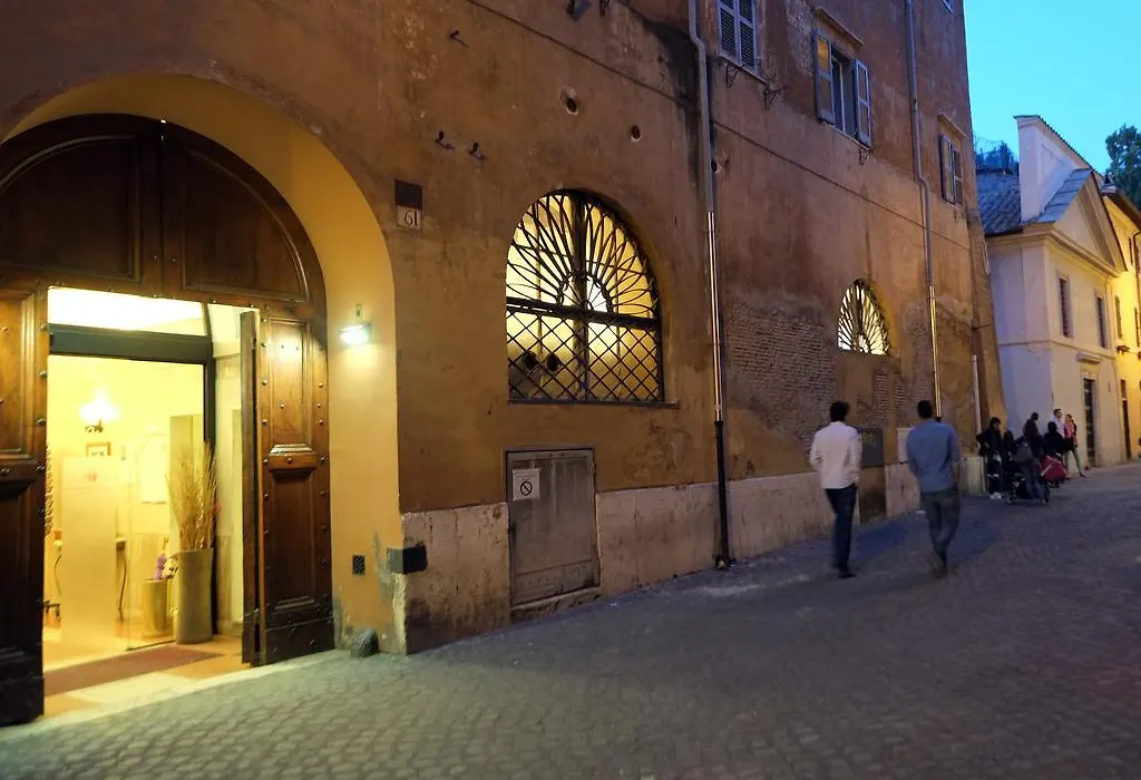 Casa Di Santa Francesca Romana A Ponte Rotto-1