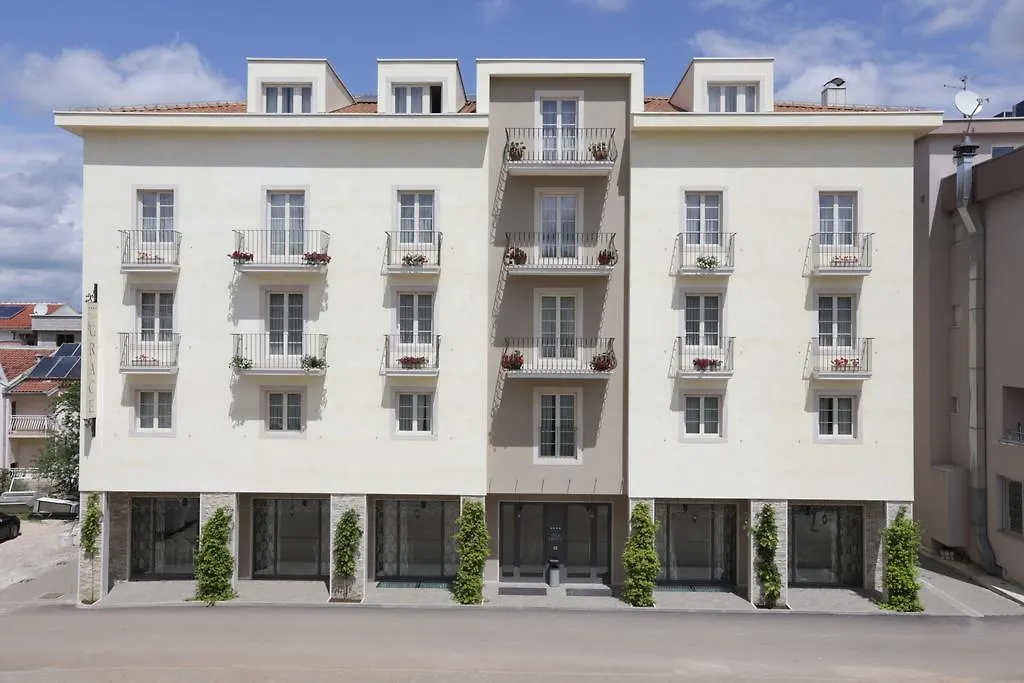 Hotel Villa Grace-1