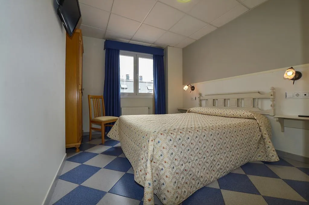 Hostal Linares-1