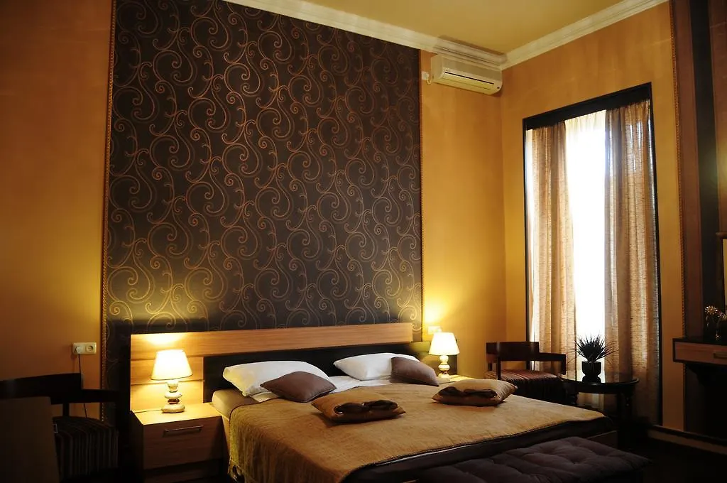 Azoyan Guest House-1