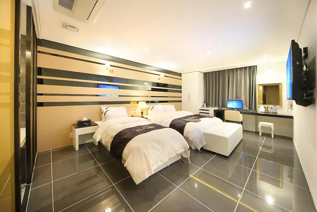 Hotel Cube-1