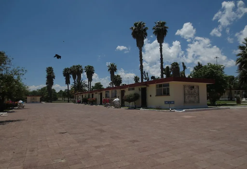 Hotel Las Palmas Midway Inn-1
