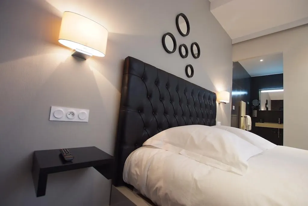 Logis Hotel Le Privilege-1
