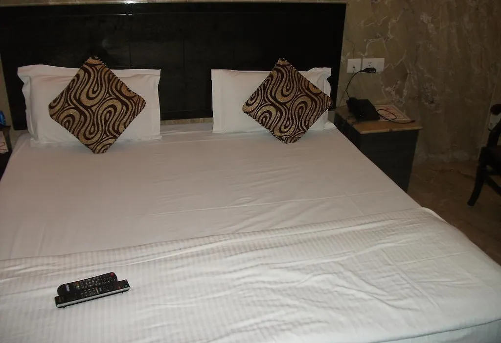 Hotel Maank-1