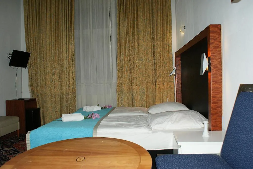 Hotel Garni Aaberna-1