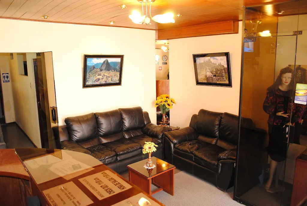 Hostal Alfredo'S Palace-1