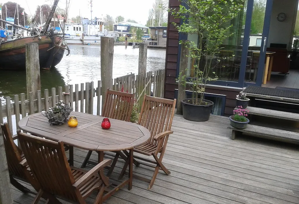 Houseboat Vliegenbos-1
