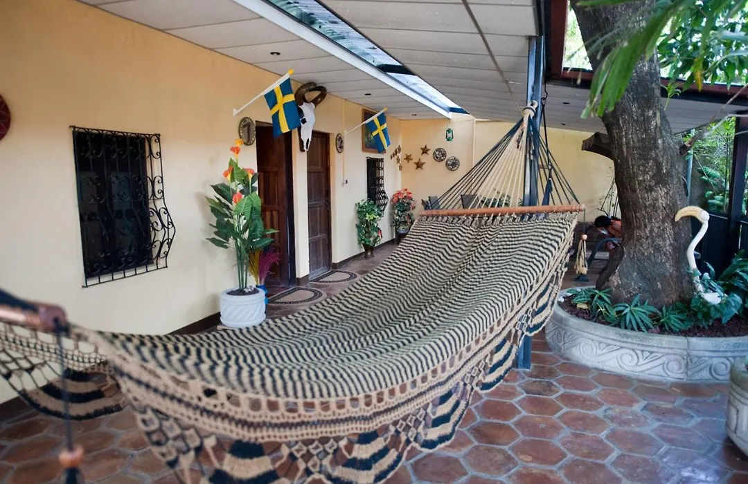 Charly'S Guest House-1