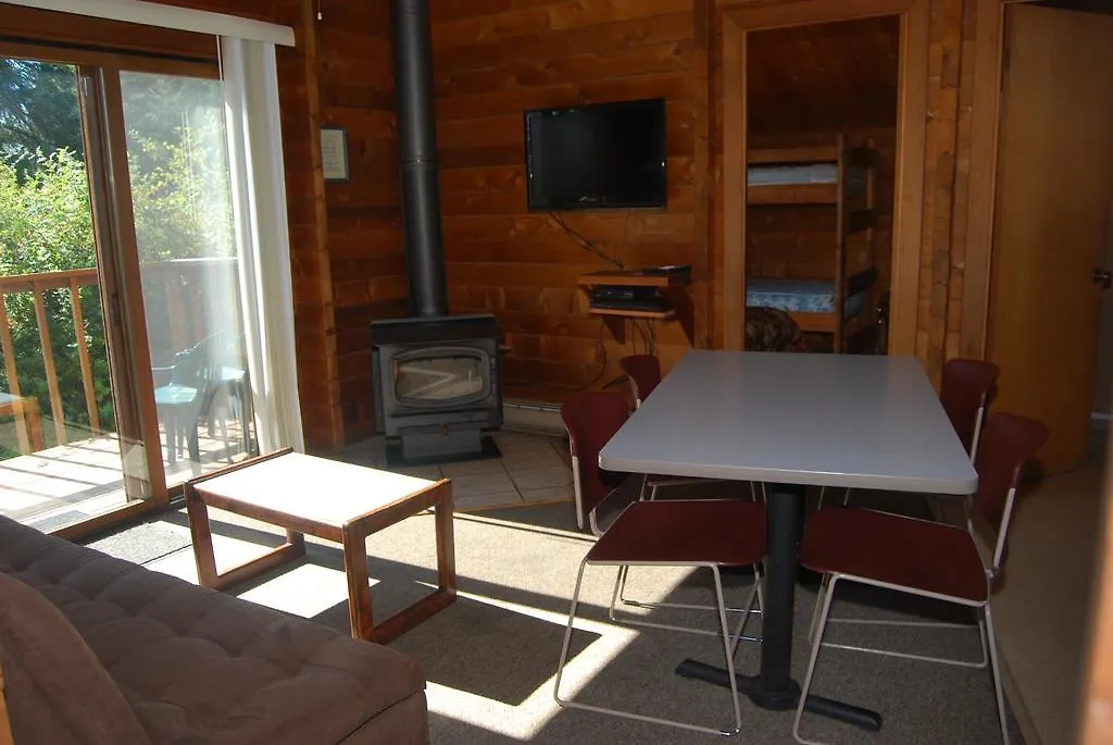 La Conner Camping Resort Cabin 15-1