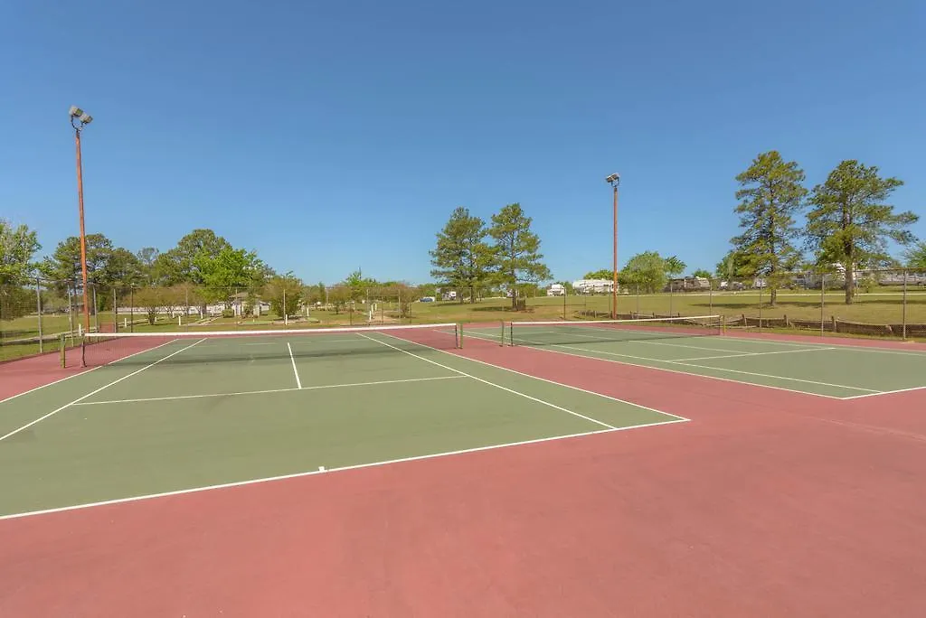 Lake Conroe One-Bedroom Cabin 3-1