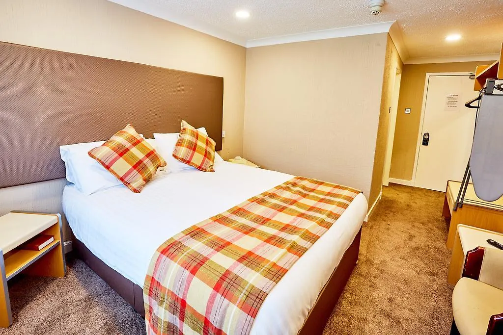 Abbotsford Hotel-1