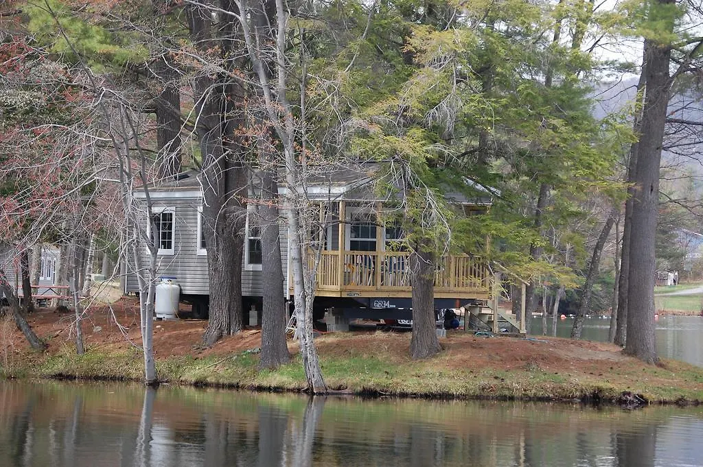 Alpine Lake Lakefront Park Model 4-1