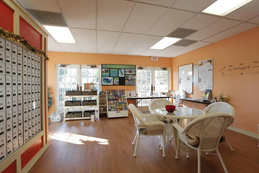 Lake Magic Loft Cottage 11-1