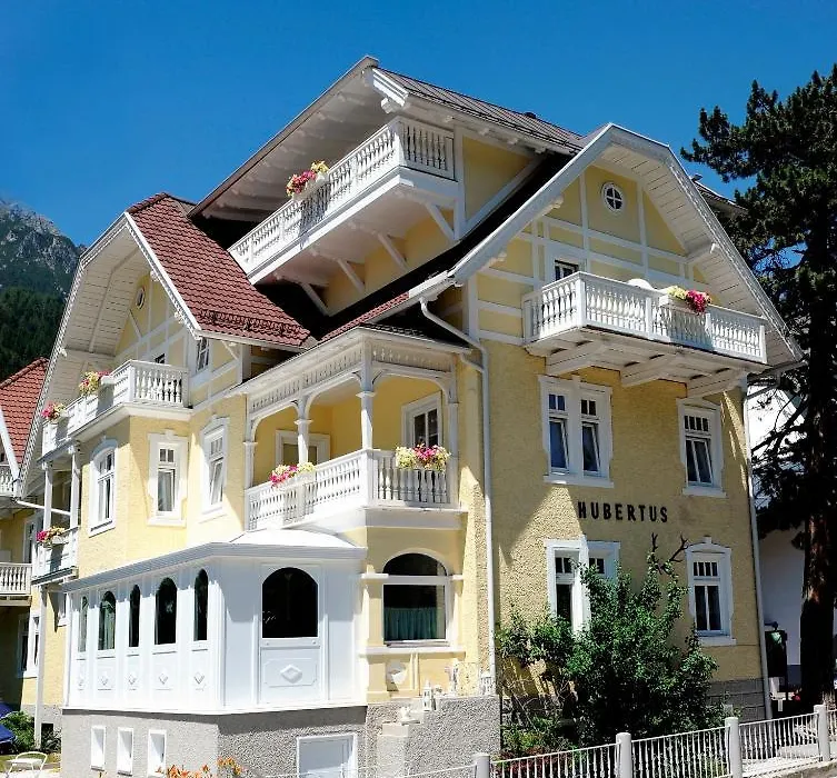 Hotel Garni Hubertus-Nostalgie & Charme-1