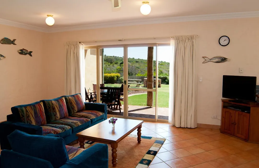 Canal Rocks Beachfront Apartments-1