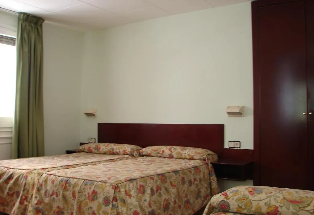 Hostal Del Ripolles-1