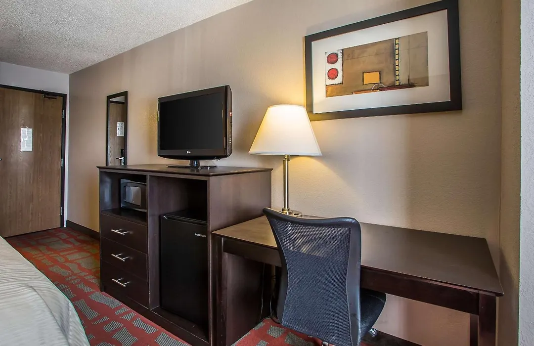 Quality Inn & Suites West Bend-1