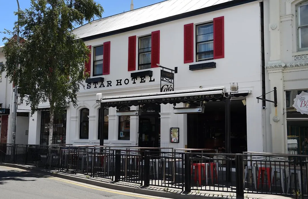 Star Bar Cafe & Hotel-1