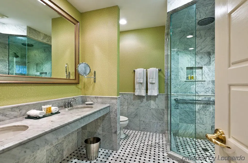 Wayne Hotel-1