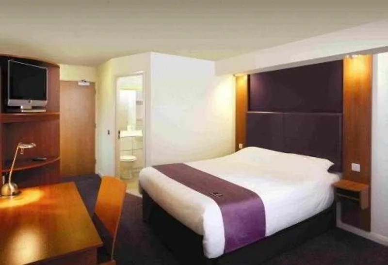 Premier Inn Manchester Airport Runger Lane South-1