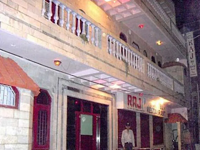 Hotel Raj Bed & Breakfast-1