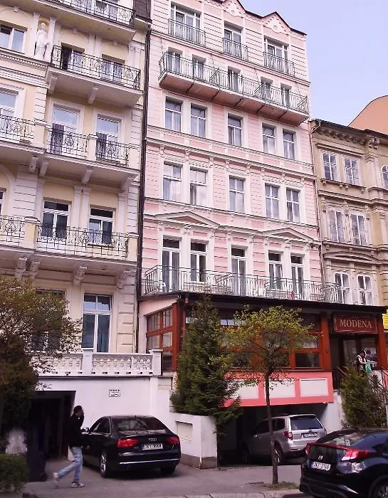 Hotel Modena-1