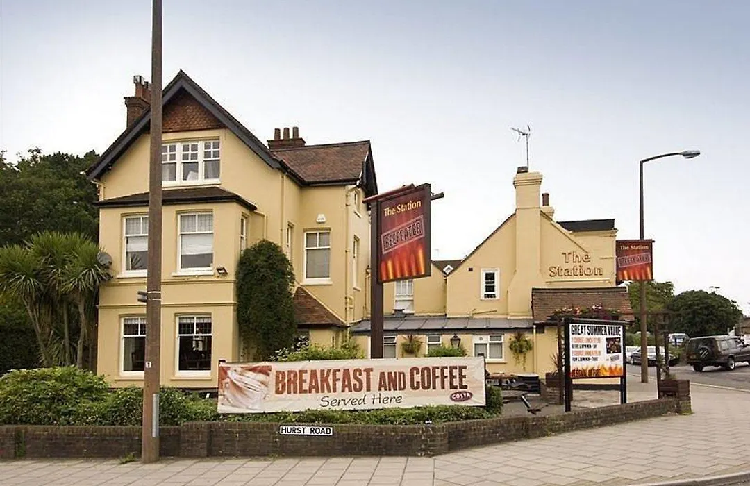 Premier Inn Horsham-1