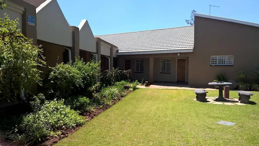 Ubuntu Guesthouse-1