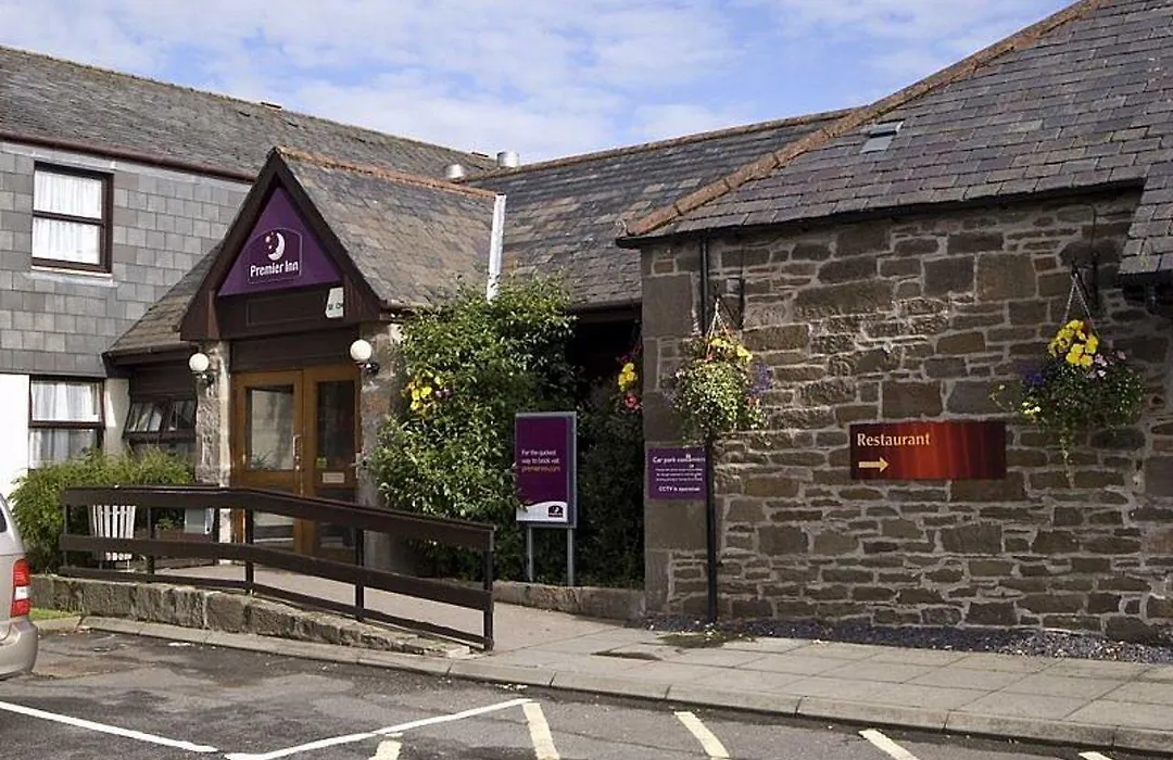 Premier Inn Dundee West-1