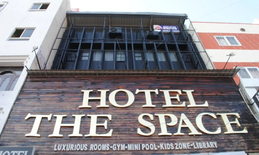 Hotel The Space-1