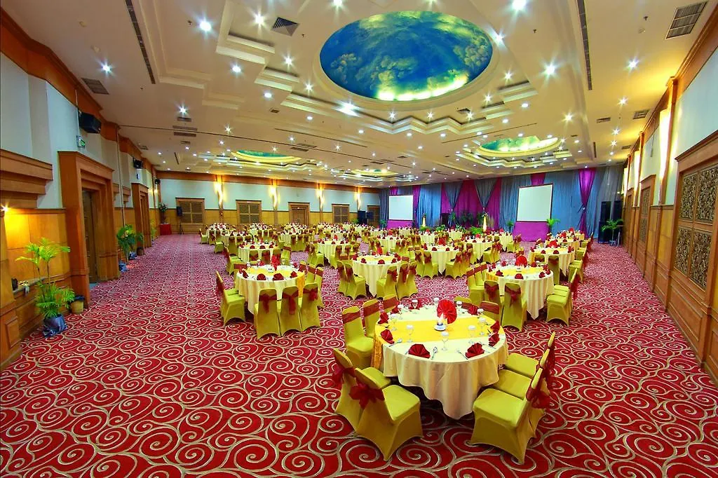 Rocky Plaza Hotel Padang-1