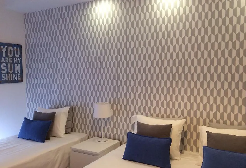 4U Lisbon IV Guesthouse Airport-1