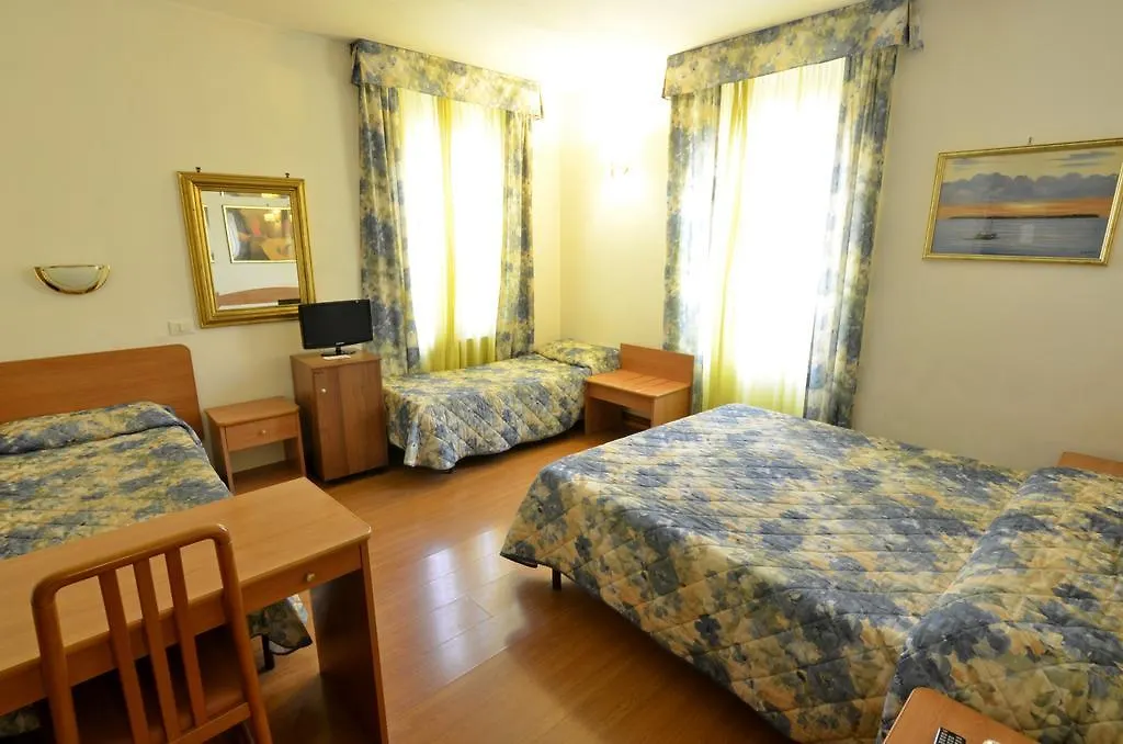 Hotel Tirreno-1