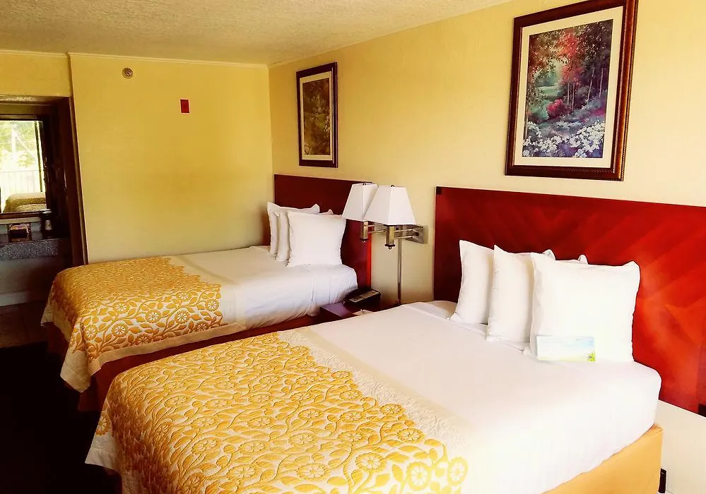 Days Inn & Suites By Wyndham Clermont-1