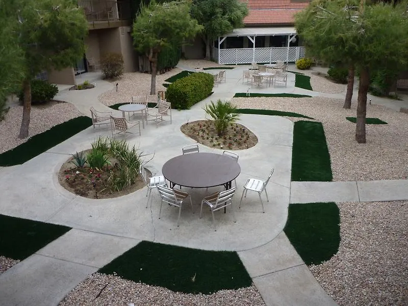 Travelodge Inn & Suites By Wyndham Yucca Valley/Joshua Tree-1