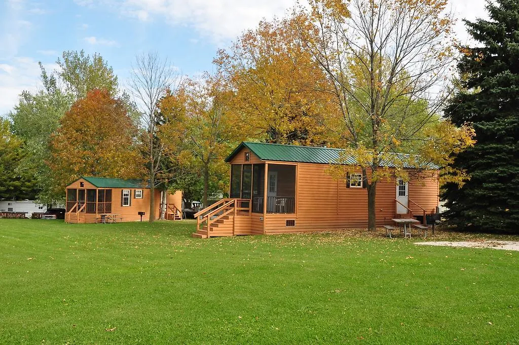 Plymouth Rock Camping Resort Deluxe Cabin 15-1