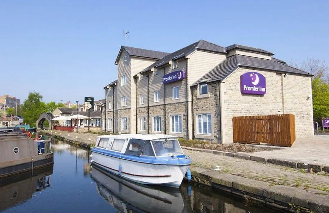 Premier Inn Huddersfield Central-1