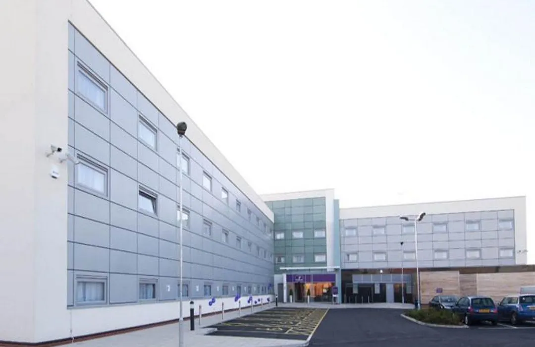 Premier Inn Liverpool John Lennon Airport-1