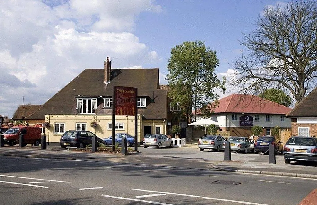 Premier Inn London Twickenham East-1