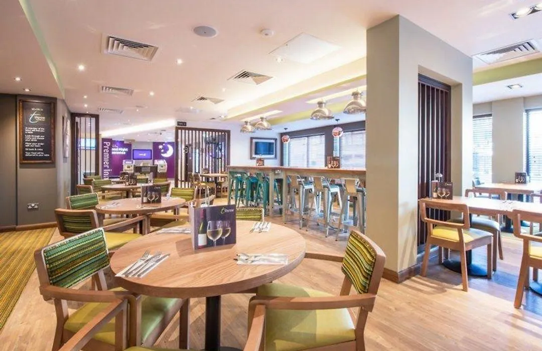 Premier Inn Northampton Town Centre-1