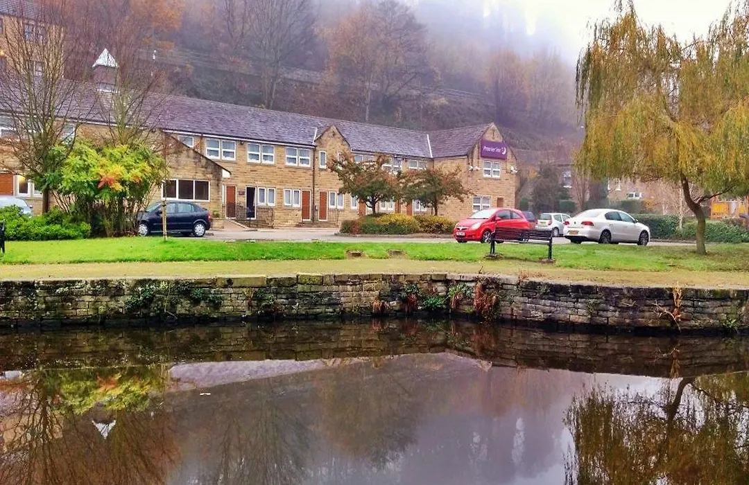 Premier Inn Halifax South-1