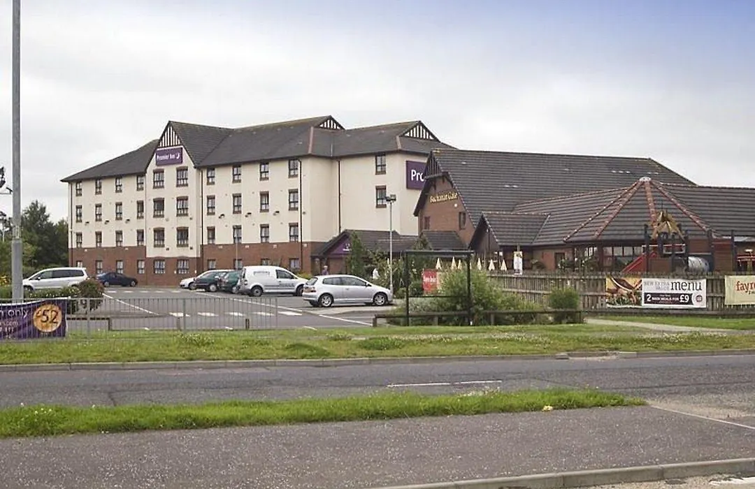 Premier Inn Glasgow Stepps-1