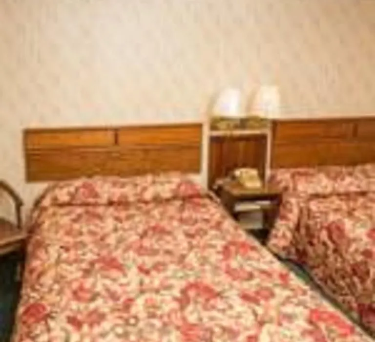 Dutch Treat Motel-1