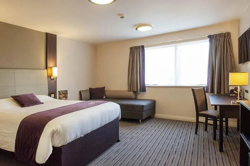 Premier Inn Trowbridge-1