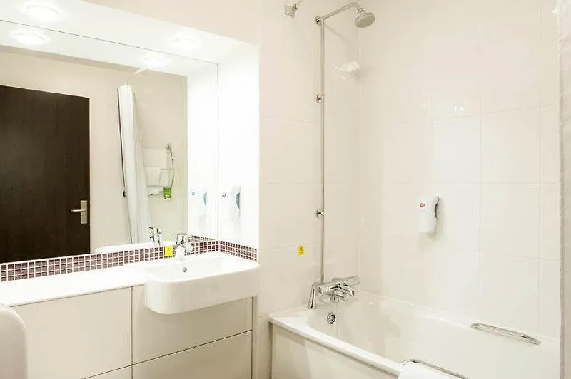 Premier Inn Trowbridge-1